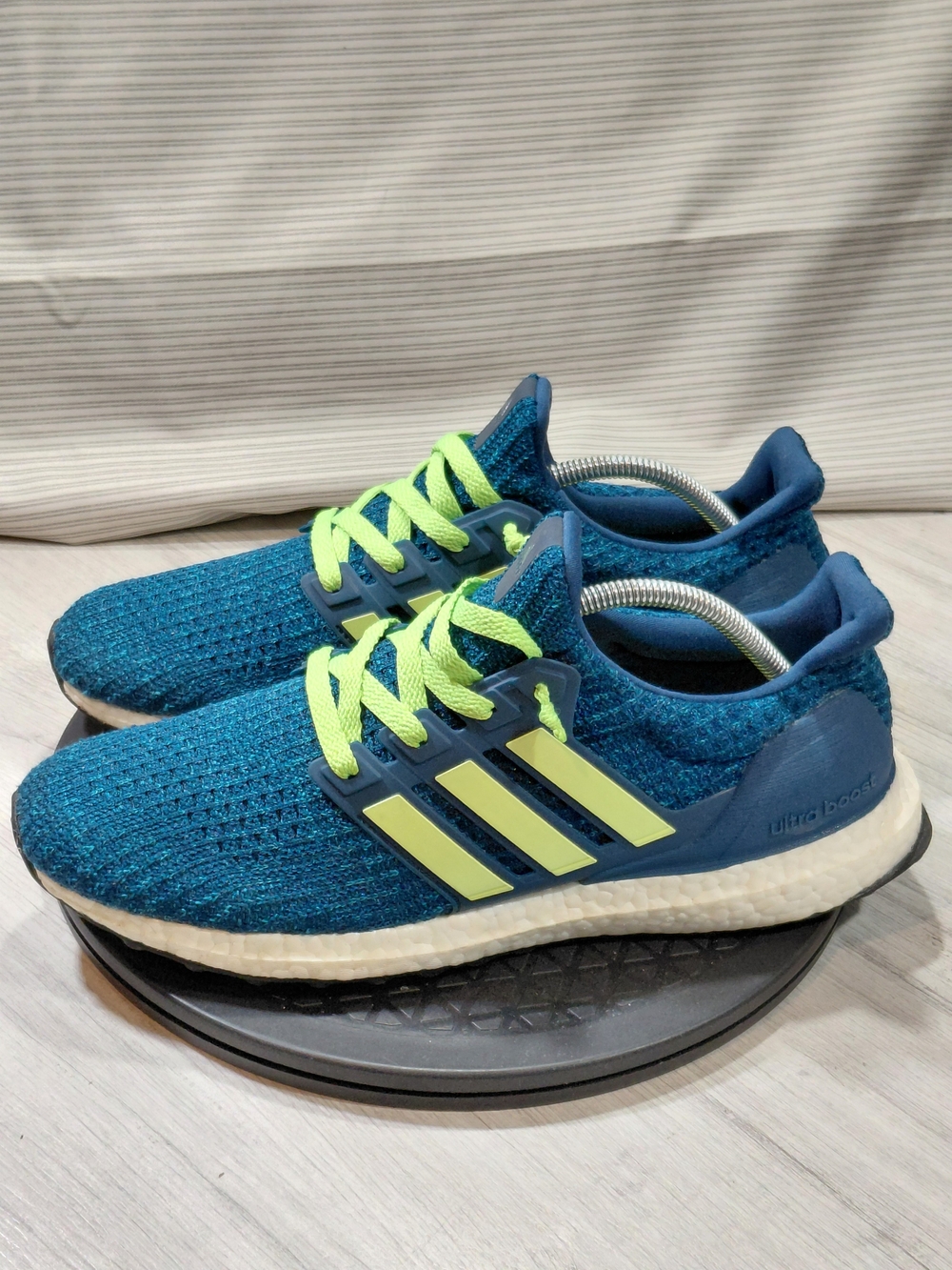 Adidas Mens UltraBoost 4.0 Legend Marine Blue Neon Green PrimeKnit SIZE 10.5